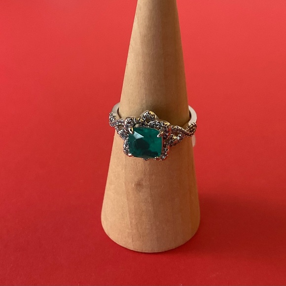 Bomb Party RBP2929 Emerald Green Quartz on Rhodium Size 9 Ring NWT - Picture 1 of 5